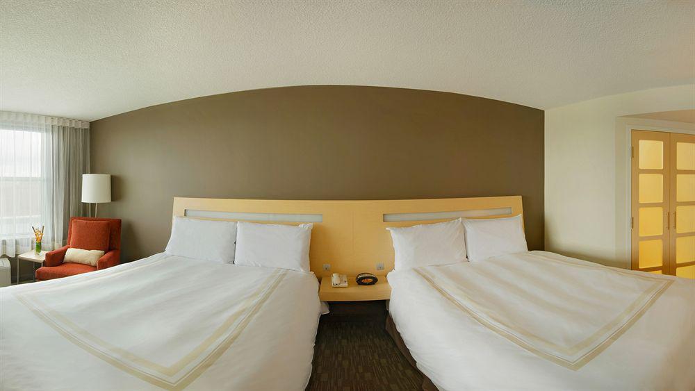 Novotel Montreal Aeroport Dorval Buitenkant foto